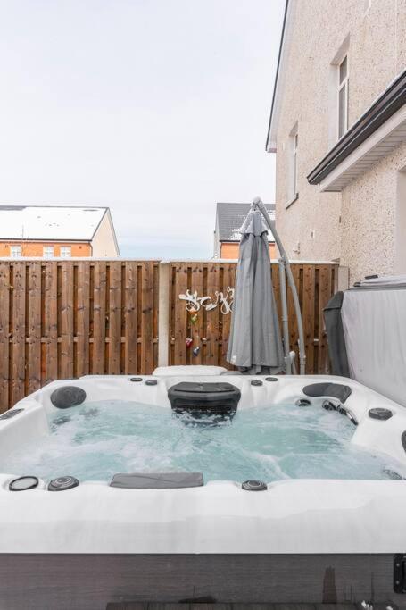 Apartament Dublin Jacuzzi Escape Zewnętrze zdjęcie